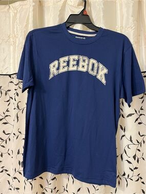 Reebok Men’s Navy Logo Tee NWT Size M